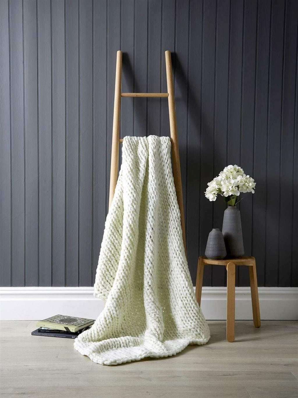 Chunky Cable Knit Throw