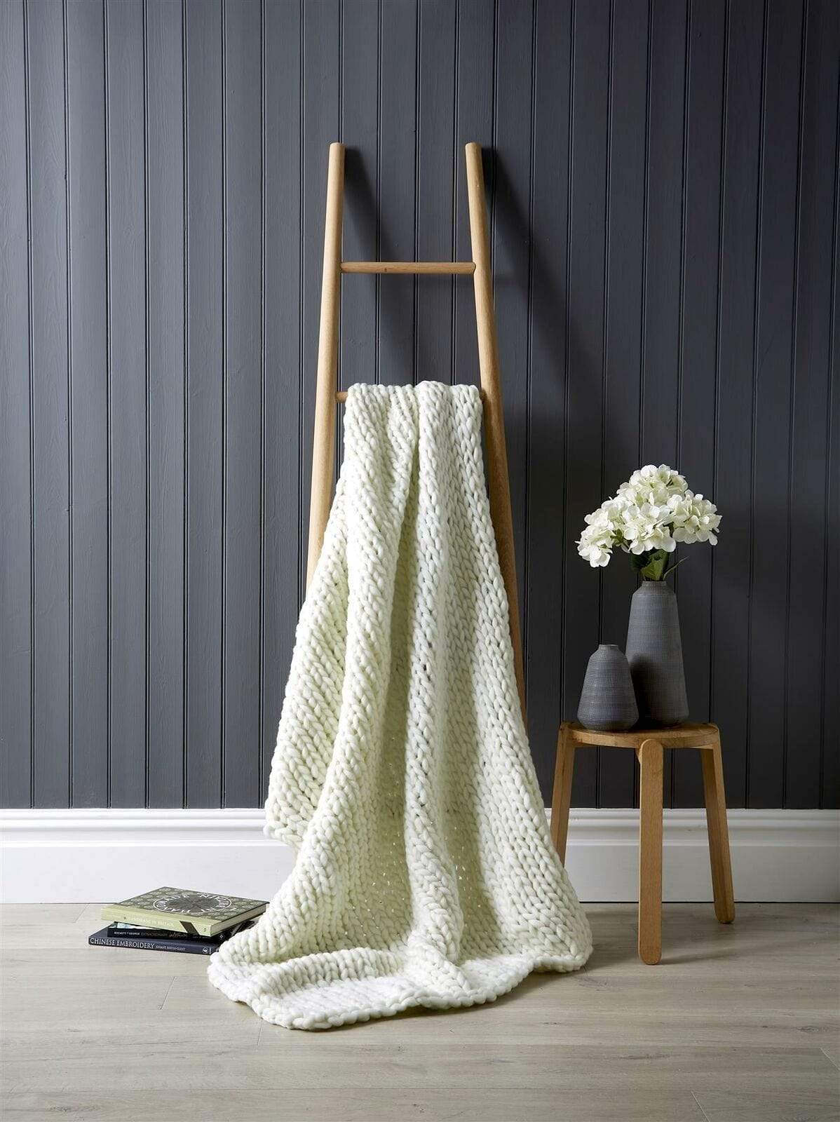 Chunky Cable Knit Throw